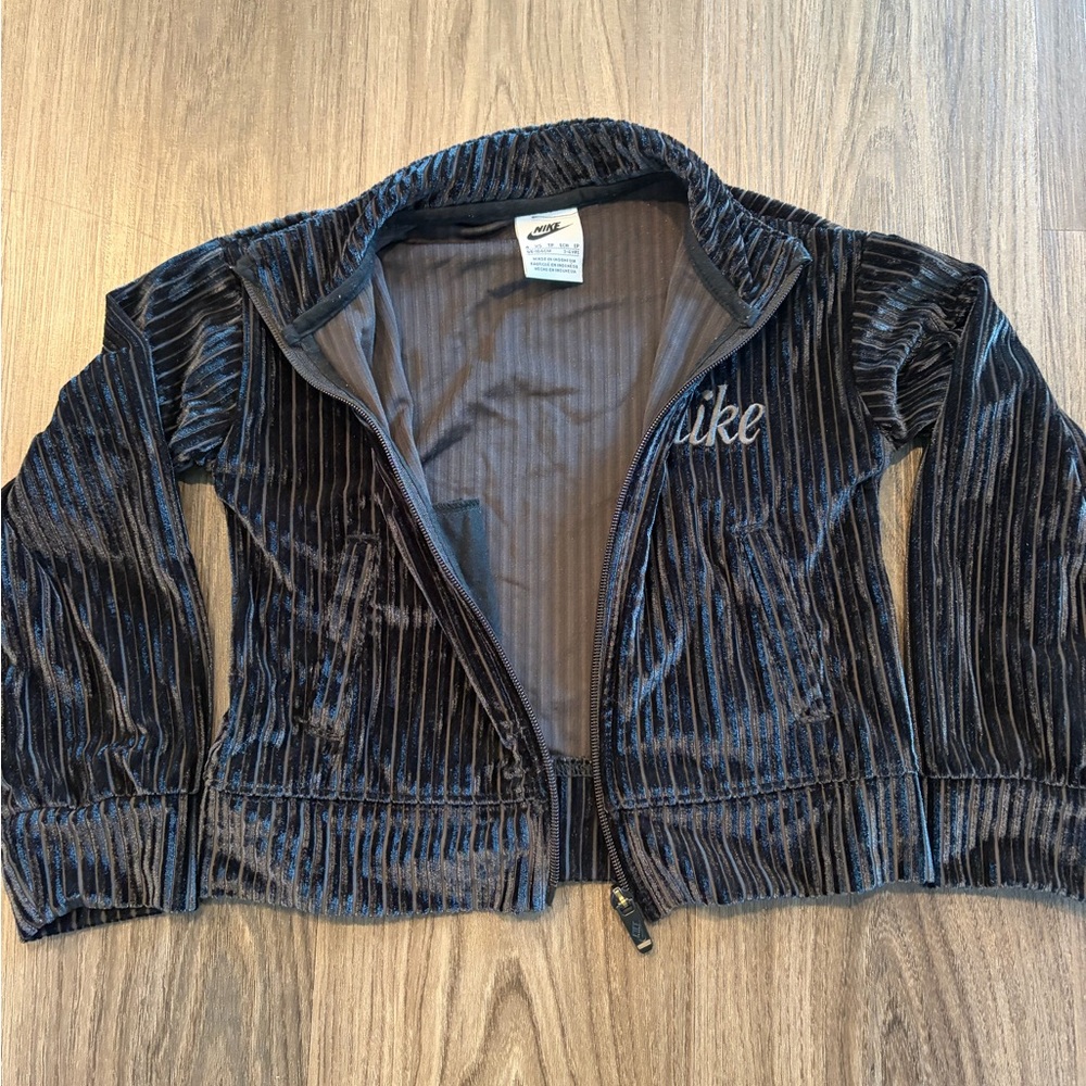 Nike Girls Ribbed Zip-Up Jacket in Black - Size 4 - Picture 6 of 9